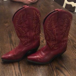 Women’s Red Laredo boots lightly used size 8 $75